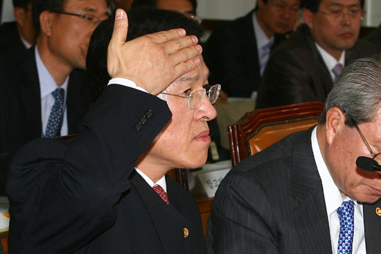14일 국회 통일외교통상위원회 한미FTA 청문회에 출석한 정운천 농수산식품부 장관
